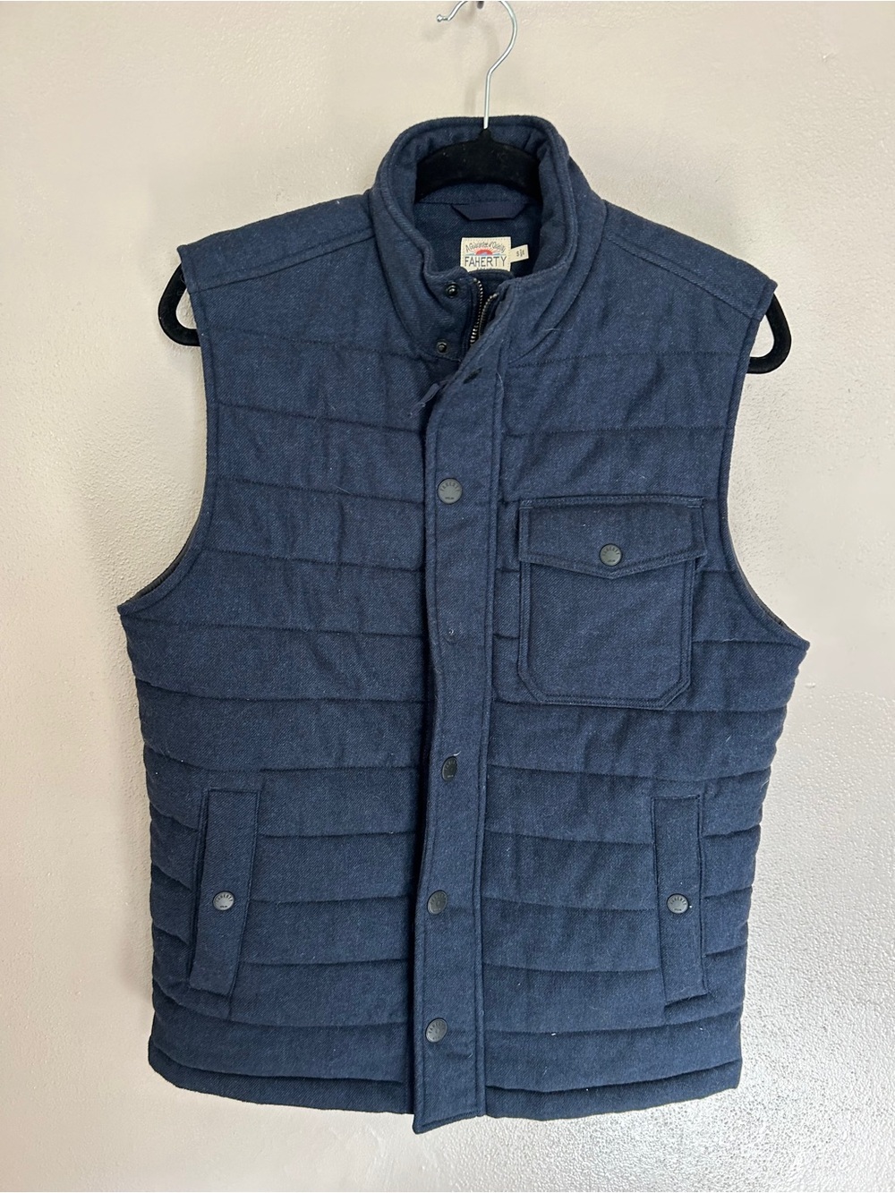 fAHERTY NAVY cotton and wool blend puffer vest quilting zip up